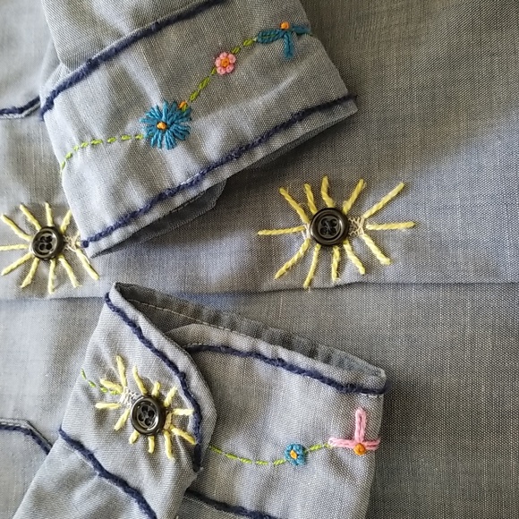 🦋Vintage embroidered shirt - Picture 7 of 11